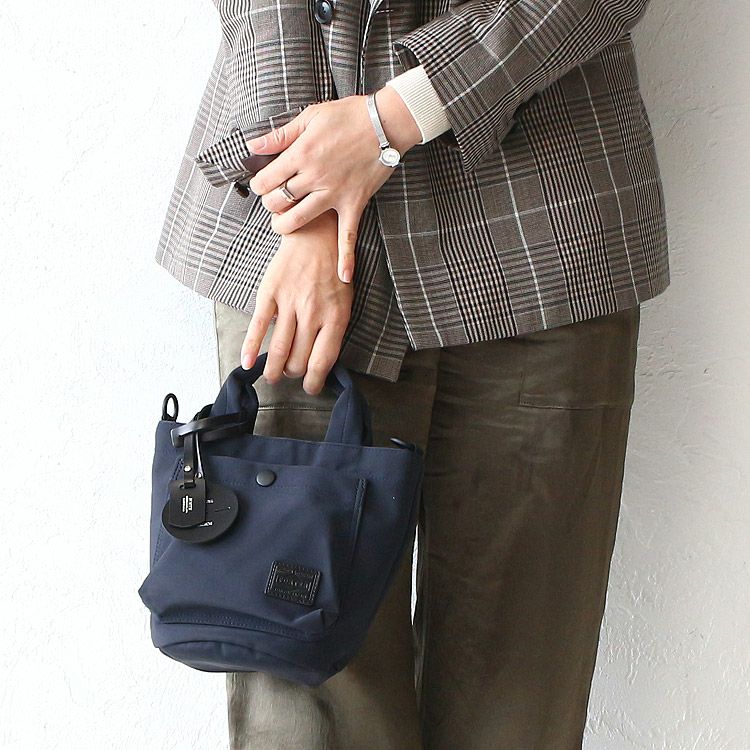 000000006810-03.jpg?size=xl&w=