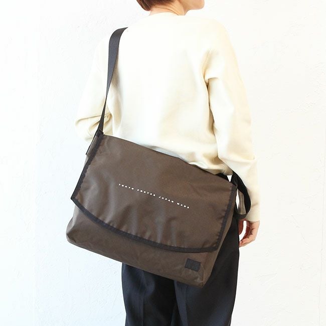 000000006858-02.jpg?size=xl&w=