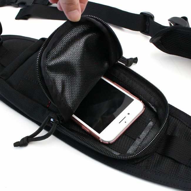 BRIEFING クラウド ボディバッグ | TOZAI NANBOKUYA