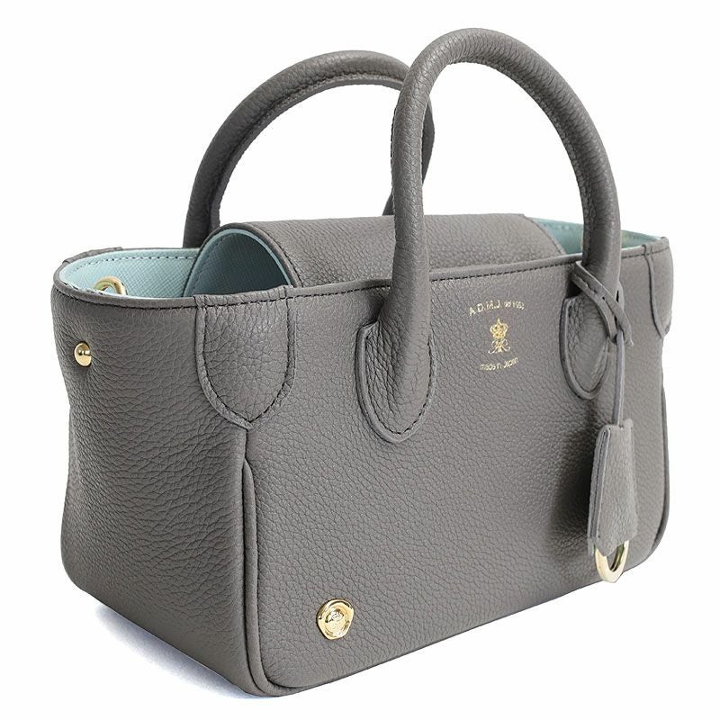 000000011176-08.jpg?size=xl&w=