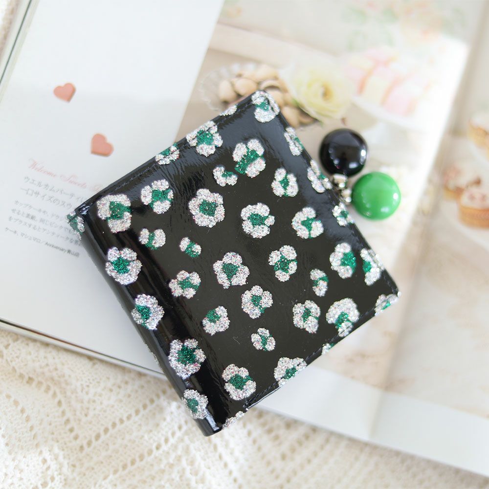 もちもち　お取り置き　1/19まで 花モチーフ　グリーン系◡̈♥︎ tsumori chisato CARRY グリッターフラワー がま口二つ折り財布