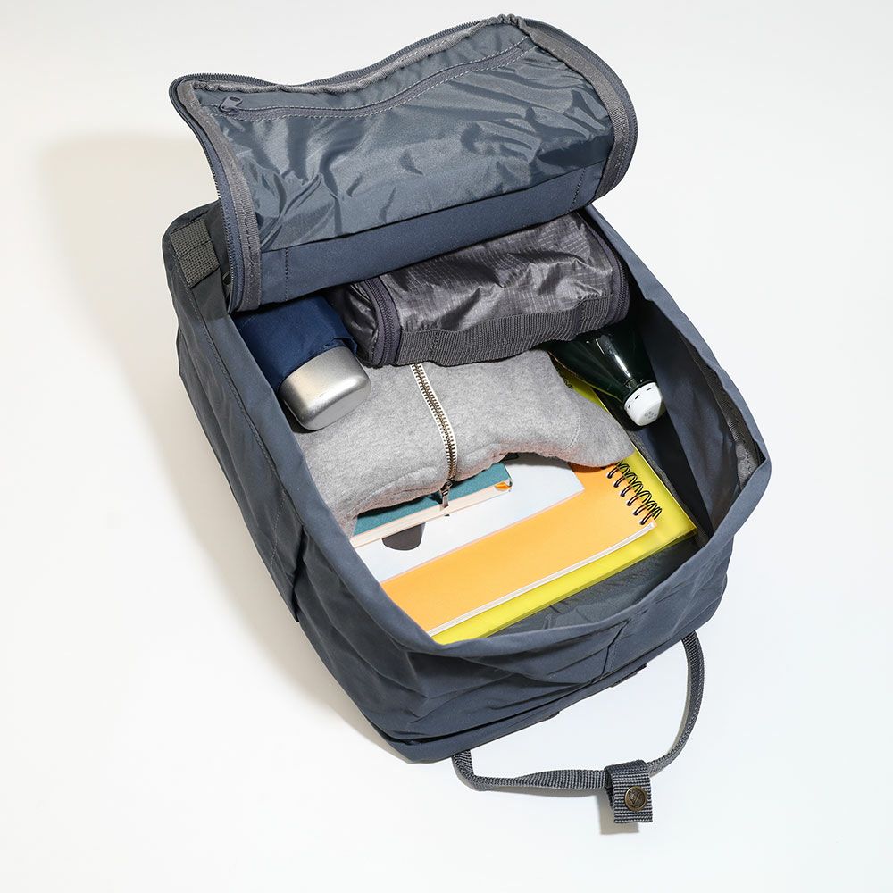 FJALLRAVEN Kanken Laptop 15 リュックサック | TOZAI NANBOKUYA