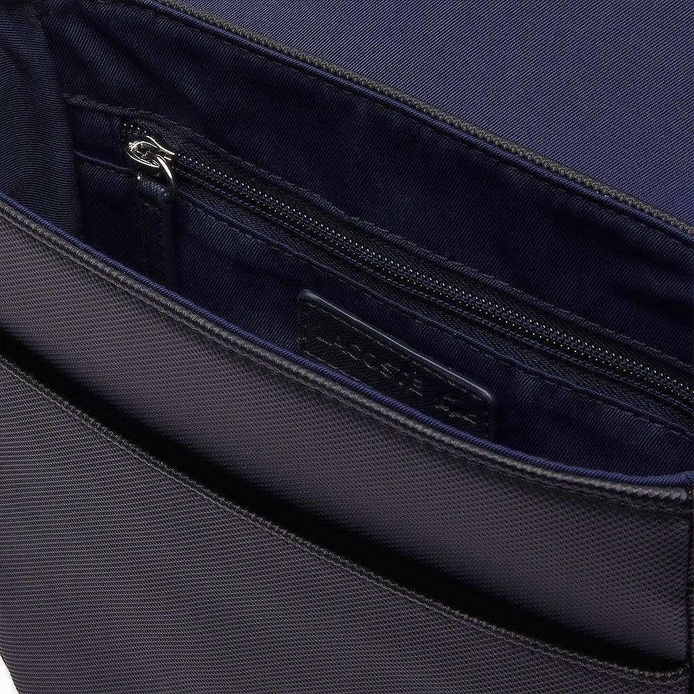 LACOSTE メンズクラシック スリムフラップサッチェルバッグ | TOZAI