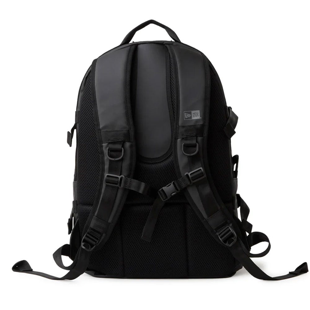 NEW ERA キャリアパック シンセティックレザー 35L | TOZAI NANBOKUYA
