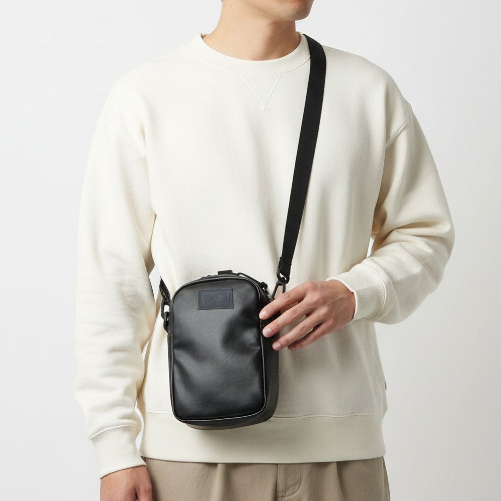 NEW ERA Shoulder pouch シンセティックレザー ショルダーポーチ 1.7L